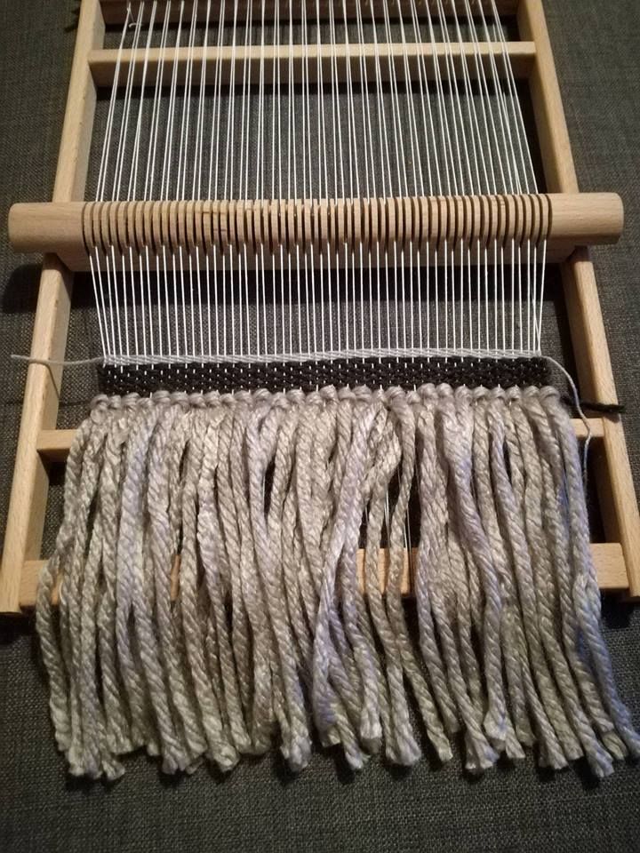 Apprendre à utiliser un métier à tisser