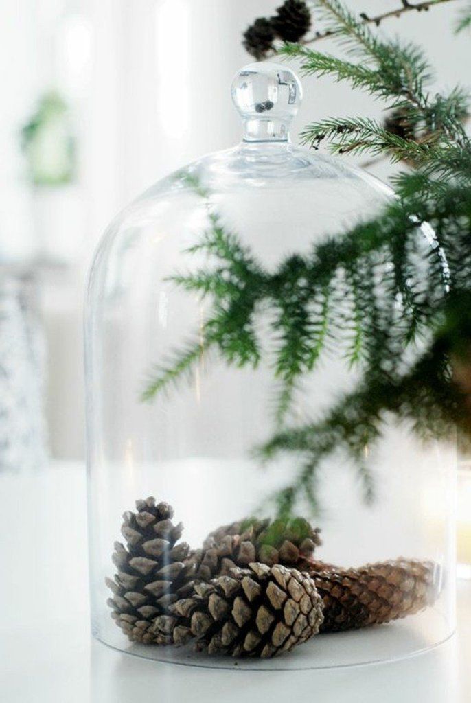 Décoration de noel avec pomme de pin