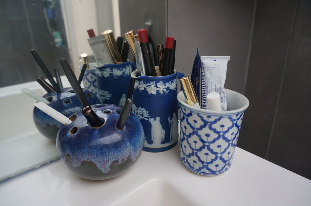 Pots de ranment salle de bain bleus