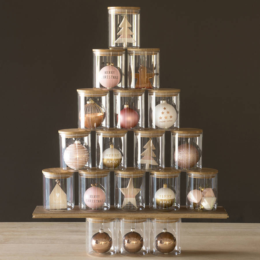 Faux sapin de Noel avec boites transparentes