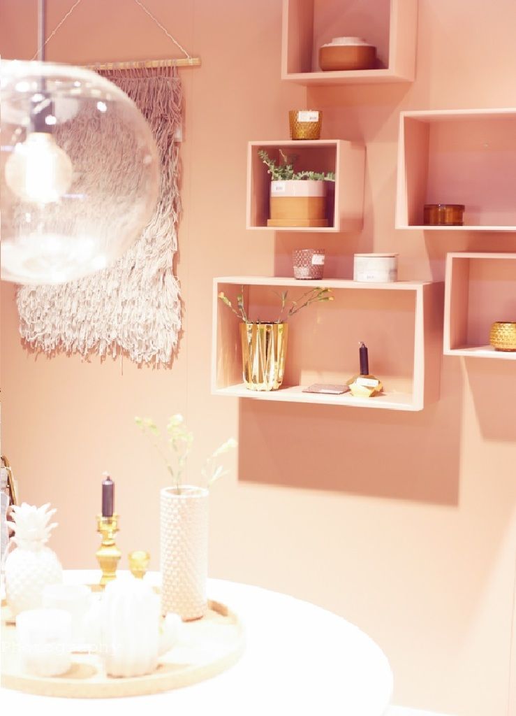 Etagères murales en bois