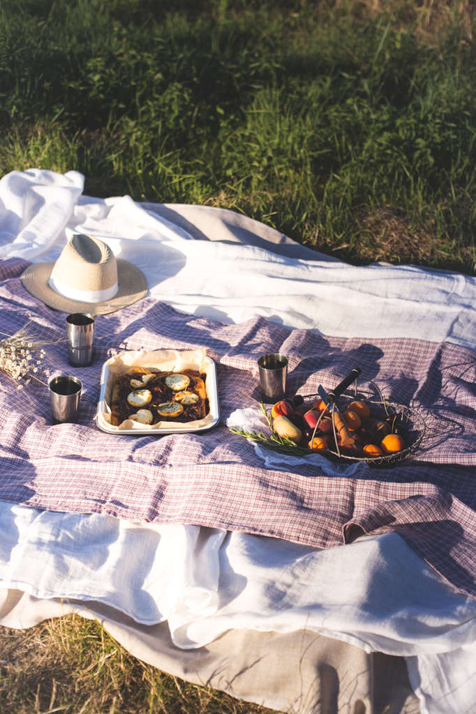 pizza-rustique-au-confit-doignons-rouges-chèvre-romarin-Lauret-Ophelie-8