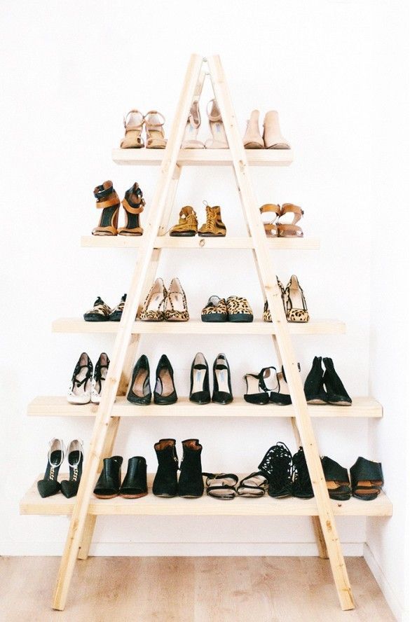 Etagère à chaussures avec échelle